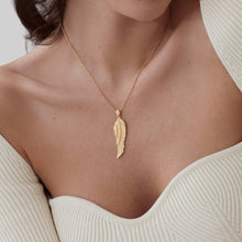 Load image into Gallery viewer, Wings Classic Large Diamond Pendant